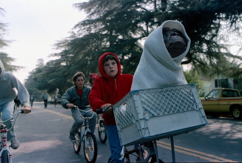 Sinh vật ngoài hành tinh trong phim “E.T.” từng đáp xuống trái đất - 8 Cảnh trong phim “E.T. the Extra-Terrestrial” (E.T.- Sinh vật ngoài hành tinh - 1982)
