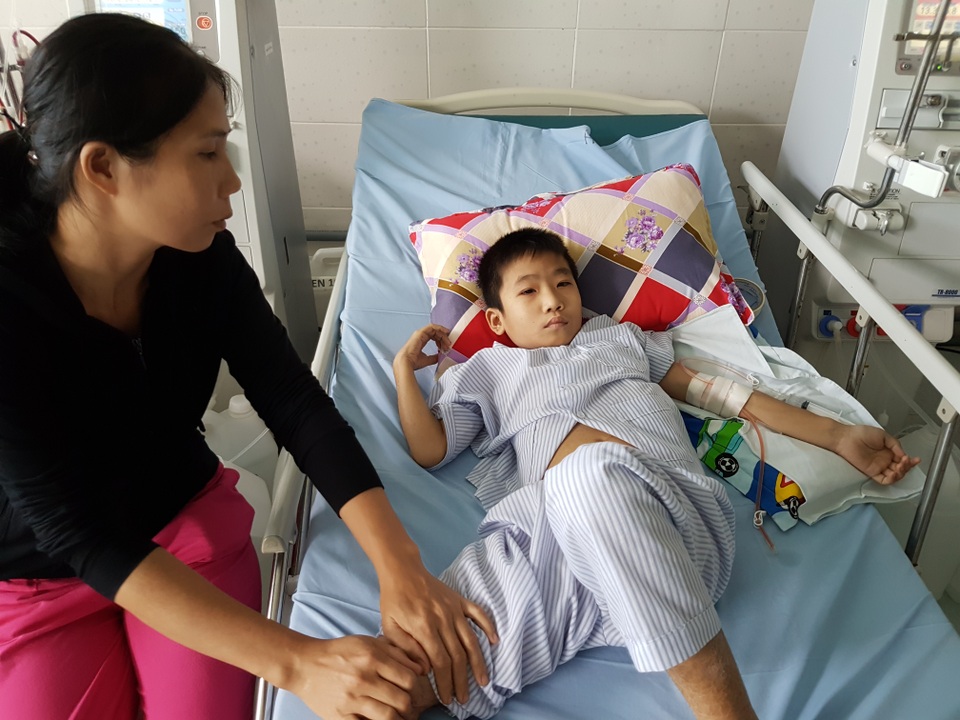 Mỗi tuần cháu Bảo phải chạy thận 3 lần ở bệnh viện