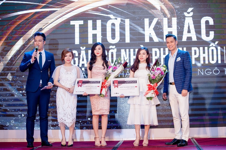 Phan Hải – "Người phán xử" bỗng chốc trở thành "Người khó xử" trước dàn doanh nhân xinh đẹp - 6 Thời khắc vàng chứng nhận hai nhà phân phối Minh Trang và Thảo Anh là đại diện chính thức của hệ thống LP Natural Beauty Viet Nam tại Quảng Bình