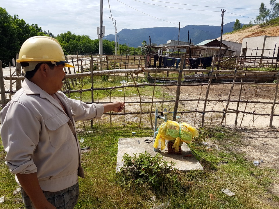 Nỗi lòng hàng chục hộ dân tố bị “bỏ rơi” tại khu tái định cư! - 6 Giếng đóng bị nhiễm phèn không thể sử dụng được