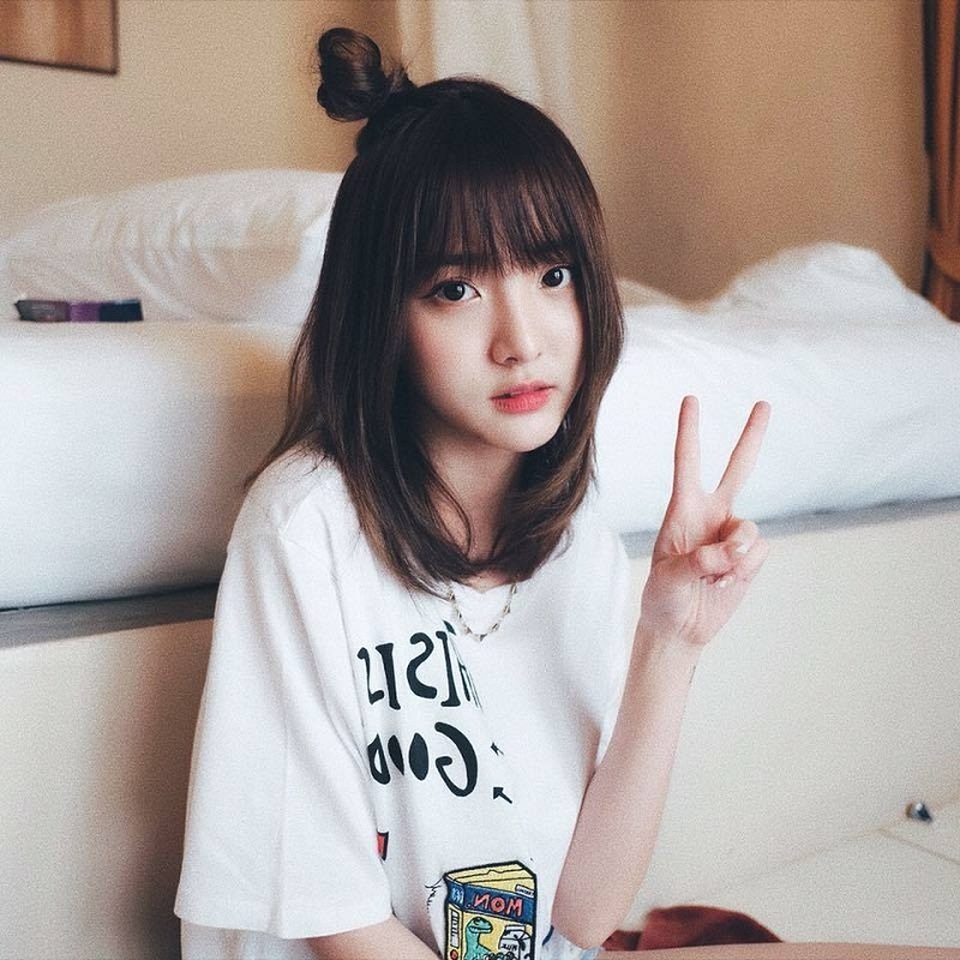 Bình luận khiếm nhã trên facebook, "anh hùng bàn phím" Việt bị nữ cosplay nhắc nhở - 5 Cô gái xinh đẹp xứ Chùa Vàng phải dùng cả tiếng Việt để kêu gọi sự lịch sự của cộng đồng mạng Việt