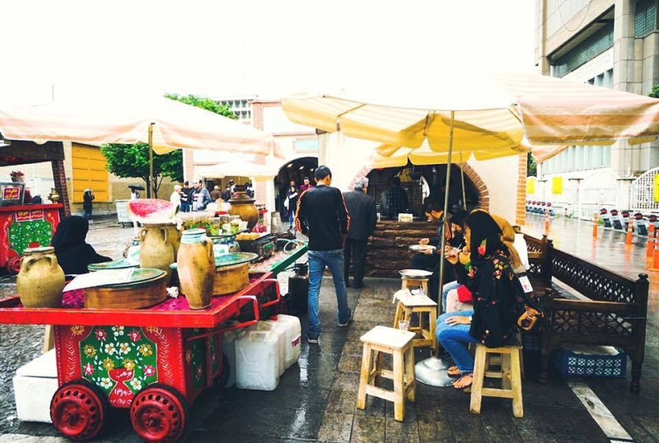 Cô gái 28 tuổi nghỉ việc một năm để đi du lịch khắp châu Á - 6 Tehran, Iran, tháng 5, năm 2017