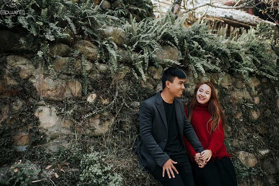Bộ ảnh tự chụp của cặp đôi 10 năm bên nhau không dám ngỏ lời - 10
Sau một năm ở đất nước Pháp xa xôi, Hồng Phượng quyết định trở về Việt Nam đi theo tiếng gọi của con tim. Cô gái từ bỏ công việc phiên dịch để theo học trang điểm, vì Nho Toàn mê chụp ảnh nên cả hai cùng xây ước mơ về một tiệm ảnh cưới. Đến nay, ước mơ của họ đã trở thành hiện thực.