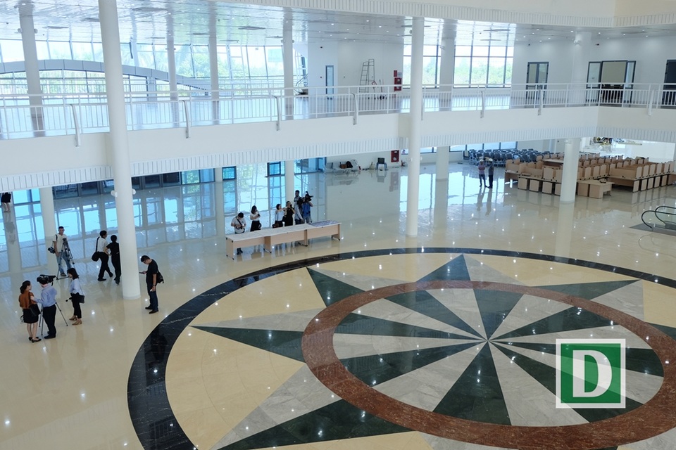 Các phòng, ban chức năng chính tập trung ở tầng 1 và tầng 2