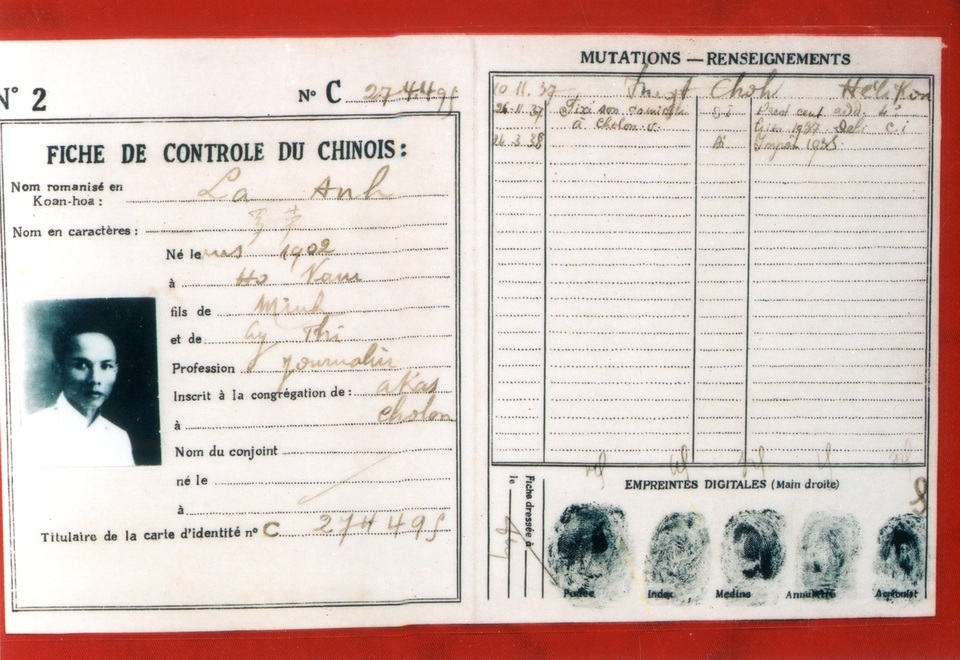 Trưng bày “Ánh sáng từ Đường Kách mệnh”, tiếp nhận nhiều hiện vật lịch sử - 6 Thẻ của đồng chí Lê Hồng Phong dự Đại hội VII Quốc tế Cộng sản, năm 1935.