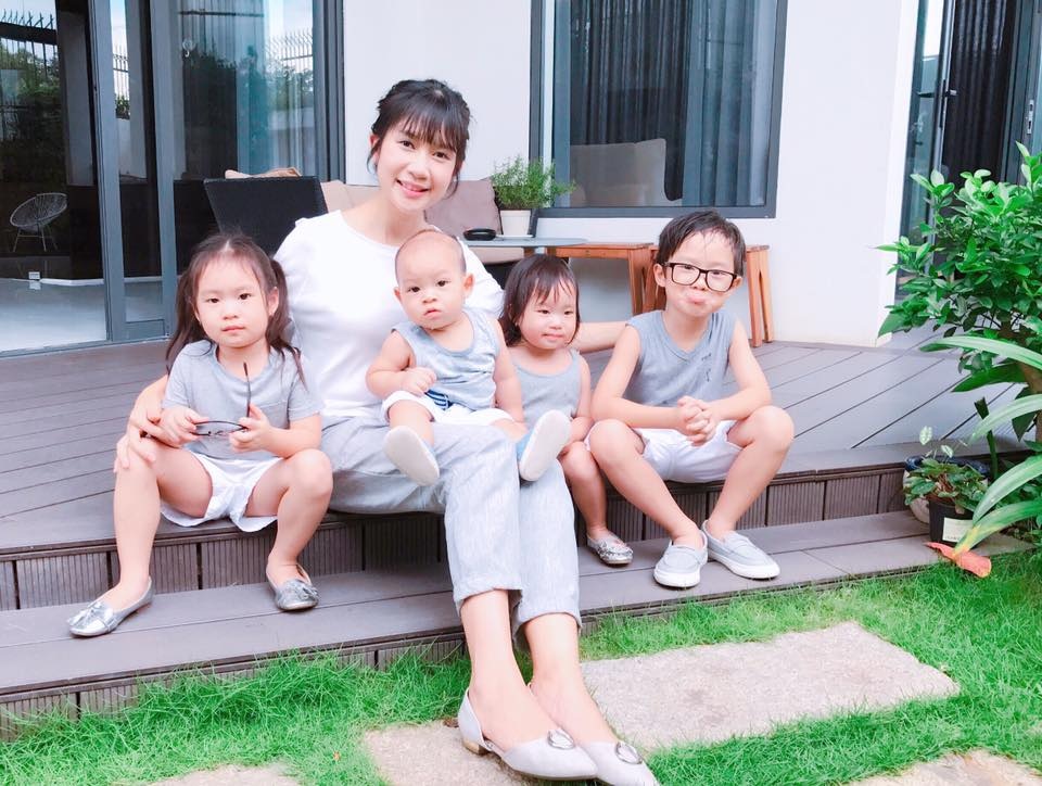 Minh Hà và các con