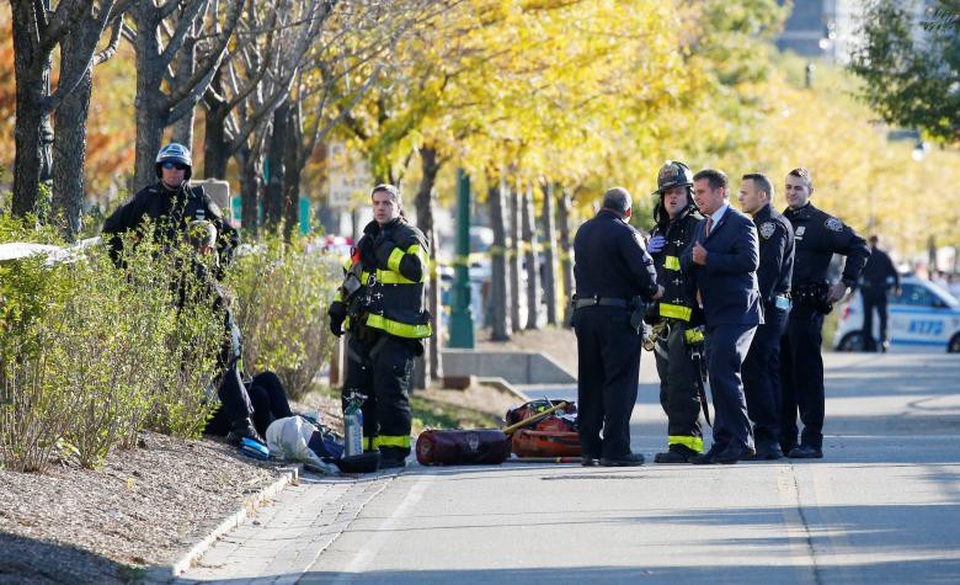 Tấn công khủng bố bằng xe tải ở trung tâm New York, 8 người chết - 11
(Ảnh: Reuters)