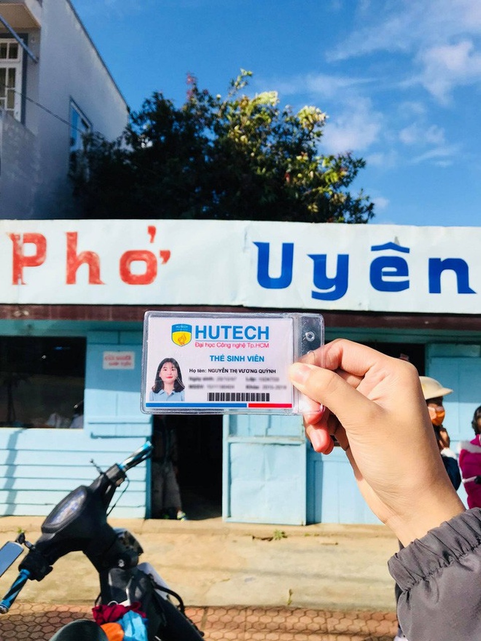 9x khoe loạt ảnh check-in "Cùng thẻ sinh viên đi khắp thế gian" - 3 9x khoe loạt ảnh check-in "Cùng thẻ sinh viên đi khắp thế gian" - 3