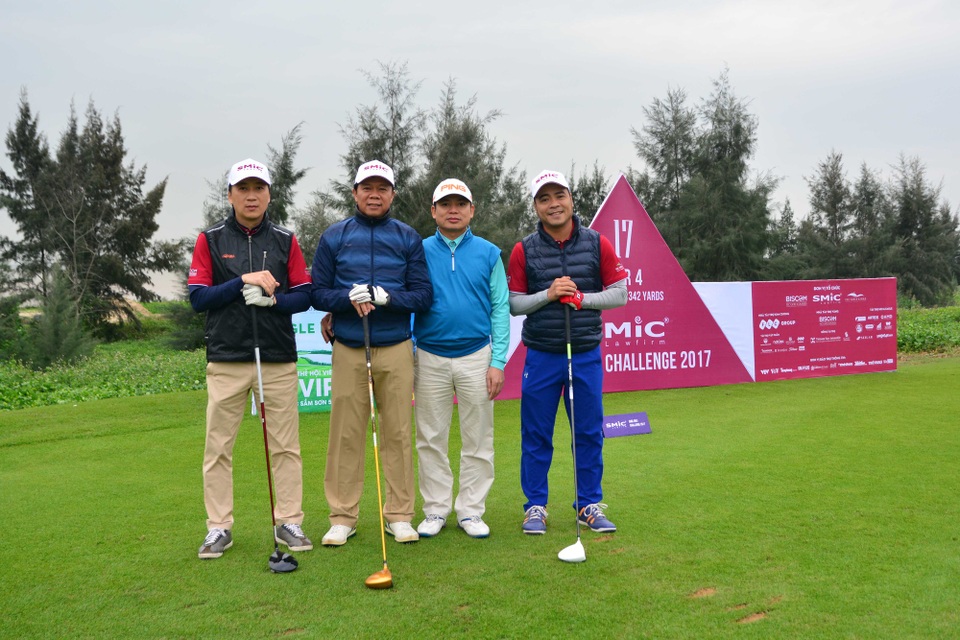Giải SMic Golf Challenge Tournament 2017 chính thức khai mạc với hơn 1000 gôn thủ tham gia tranh tài - 6
Các gôn thủ trong buổi sáng thi đấu đầu tiên