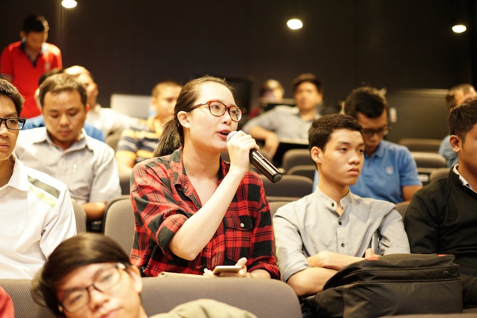 Phó chủ tịch Kỹ thuật của Uber toàn cầu: "Khởi nghiệp - tiền không phải là vấn đề" - 2 Các startup hào hứng đặt câu hỏi