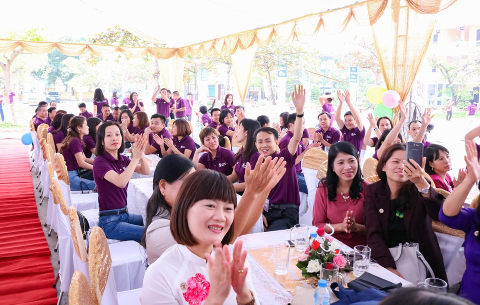 "Chúng mày ơi, về với trường, với lớp đi…" - 7
Nét mặt rạng người của các bạn trong buổi Hội Khóa