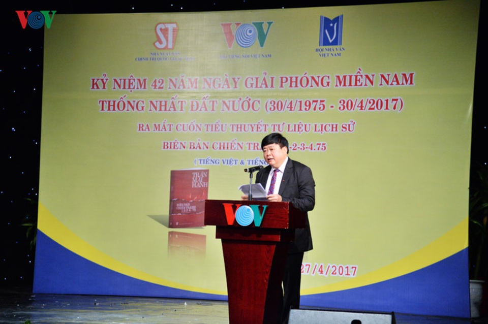Chùm ảnh: Ra mắt tiểu thuyết “Biên bản chiến tranh 1-2-3-4.75“ tại VOV - 6 Phát biểu tại buổi lễ, ông Nguyễn Thế Kỷ khẳng định ngày Đại thắng 30/4/1975 là sự kiện lớn của lương tri nhân loại, mang tầm vóc lịch sử nhân loại, đưa nước Việt Nam bước vào kỷ nguyên mới - kỷ nguyên độc lập, tự do, thống nhất, dân giàu, nước mạnh, dân chủ, công bằng, văn minh.