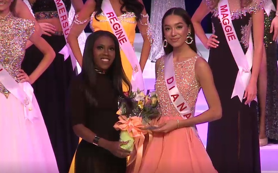 Diana Lai trong khoảnh khắc trở thành Á hậu 3 Hoa hậu Hoàn vũ Canada 2017.