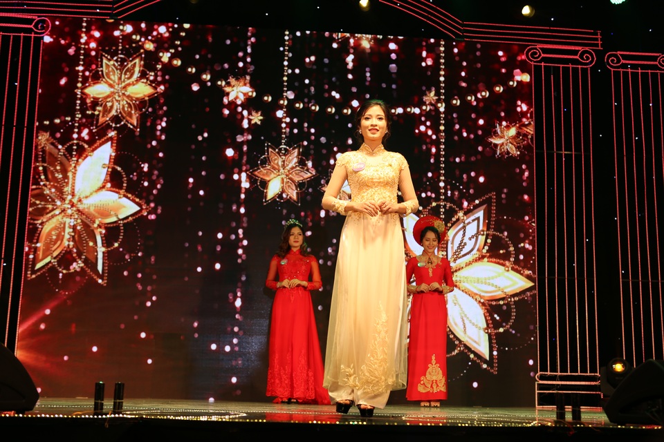 Phạm Hương Linh đăng quang Miss Nhựa Tiền Phong 2017 - 4 Phạm Hương Linh đăng quang Miss Nhựa Tiền Phong 2017 - 4