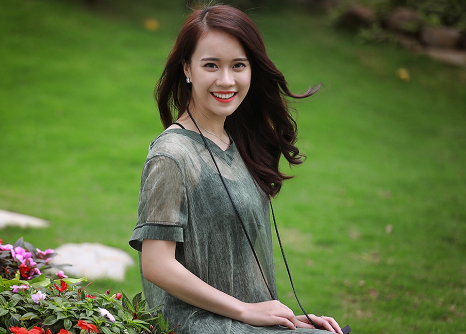 Á khôi Nữ sinh Việt Nam với ý tưởng mở kênh FM Trường Sa - 2 Á khôi Nữ sinh Việt Nam với ý tưởng mở kênh FM Trường Sa - 2