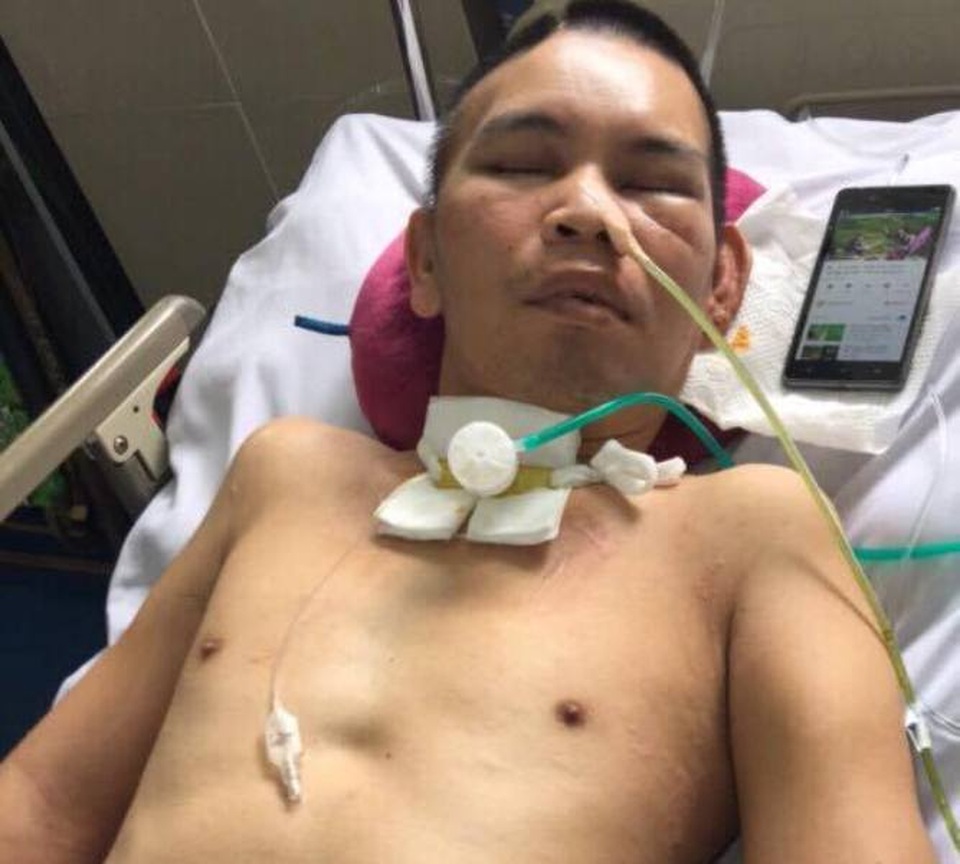 Số phận nghiệt ngã của cô giáo trẻ dạy Văn - 4 Mỗi ngày, chị thu âm tiếng con nhỏ rồi vào viện mở cho chồng nghe, mở những bản nhạc mà 2 người yêu thích cho anh nghe