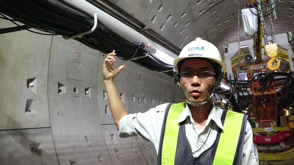 20 ngày, robot khủng xuyên lòng Sài Gòn gần 20m - 7 Ống dẫn các hợp chất vào mũi khoan.