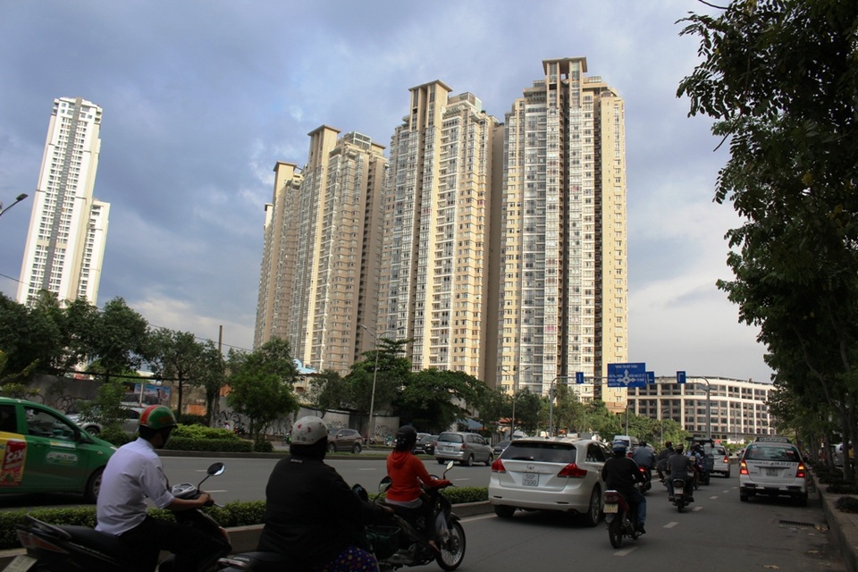 Dự án khu chung cư cao cấp: Tiện ích cư dân bị xem nhẹ - 7
Dự án Sài Gòn Pearl tọa lạc tại số 92 Nguyễn Hữu Cảnh.