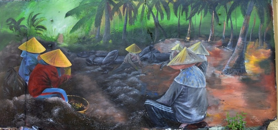 Khám phá làng bích họa của sinh viên ở xã đảo Tam Hải - 7 Nghề rong mơ của xã đảo Tam Hải được phác họa chân thật, gần gũi