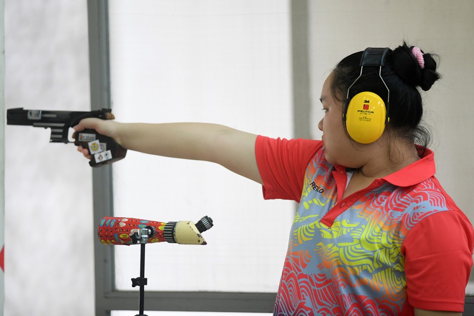 
Nữ xạ thủ ngắm bắn ở nội dung súng ngắn.

Thành tích của các vận động viên được theo dõi sát sao để đánh giá sự tiến bộ, hướng tới tuyển chọn vận động viên cho đội tuyển quốc gia. Tại giải đấu, cũng có tuyển thủ quốc gia được bố trí tham gia thi đấu với mục đích kiểm tra phong độ.
