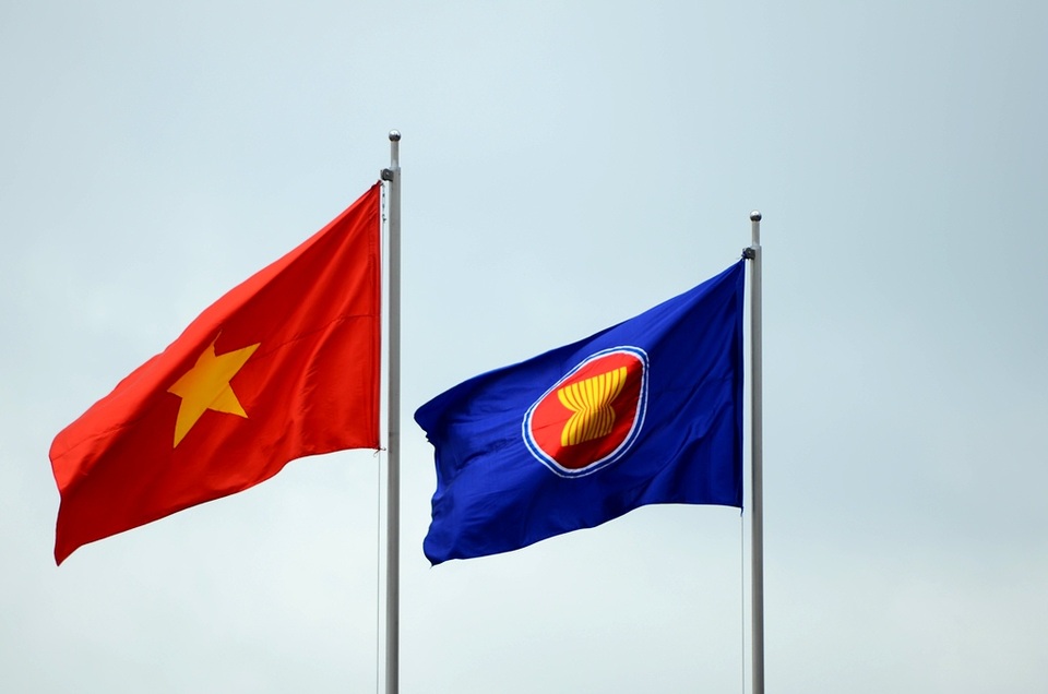 Hình ảnh lễ Thượng cờ ASEAN tại TPHCM - 7
Cờ khối ASEAN tung bay trong gió