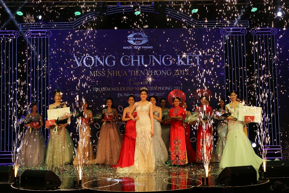 Phạm Hương Linh đăng quang Miss Nhựa Tiền Phong 2017 - 1 Người đẹp Phạm Hương Linh đến từ Hà Nội đã vượt qua 156 đối thủ để đăng quang Miss Nhựa Tiền Phong 2017