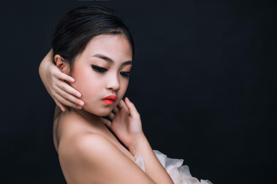 Công chúa Ảnh Thế giới của Lê Huyền Vy