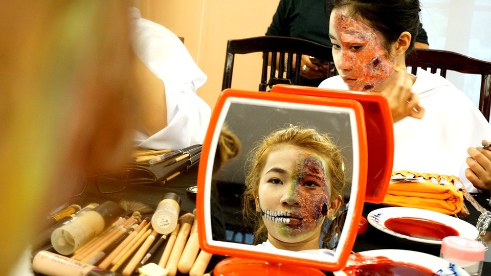 Khoảnh khắc nhìn lại gương mặt của mình