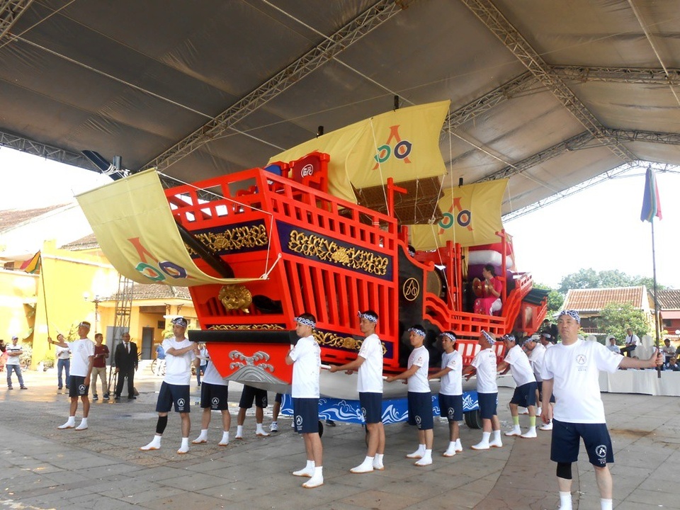 Hội An tiếp nhận mô hình Châu Ấn thuyền từ Nhật Bản - 7 Mô hình Châu Ấn thuyền được chính quyền tỉnh Nagasaki trao tặng cho Hội An đã được phục chế và trưng bày trong Bảo tàng Nagasaki từ nhiều năm qua