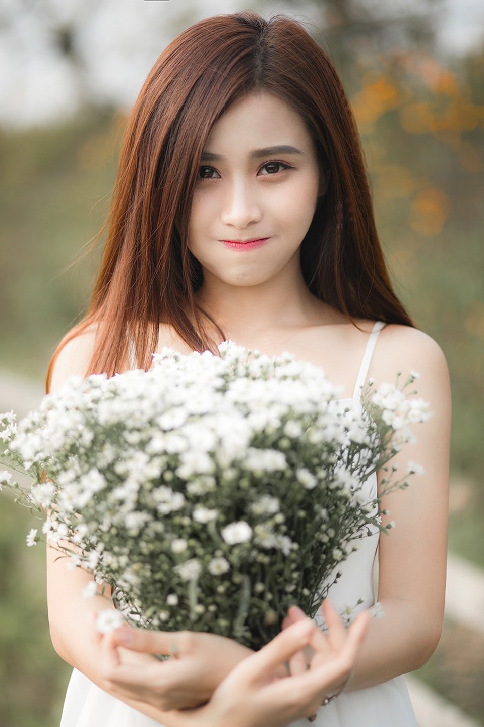 Thiếu nữ tuổi 19 dịu dàng với cúc họa mi - 7
Bộ ảnh cúc họa mi được thực hiện ở Hà Nội vào những ngày đầu đông, trong chuyến ra Hà Nội chơi.
