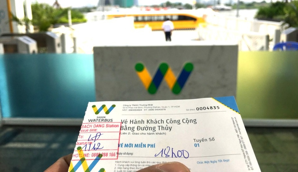 Dịch vụ buýt đường sông đưa vào hoạt động thu hút sự quan tâm người dân thành phố và du khách quốc tế