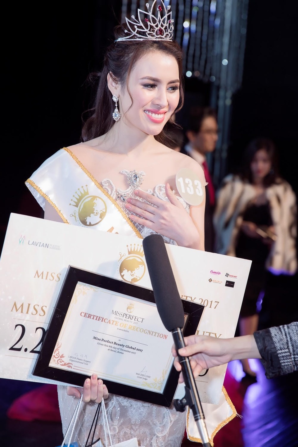 Thư Dung "The Face" đăng quang Hoa Hậu Sắc Đẹp Hoàn Mỹ Toàn Cầu 2017 - 6 Thư Dung "The Face" đăng quang Hoa Hậu Sắc Đẹp Hoàn Mỹ Toàn Cầu 2017 - 6