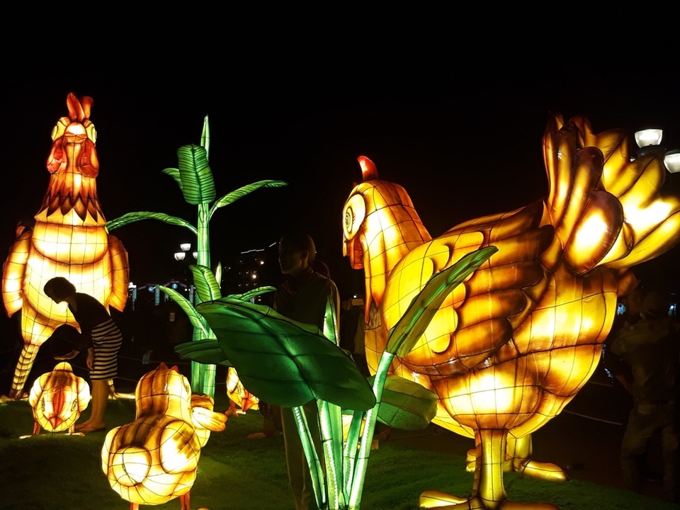 Mô hình gà, linh vật của năm Đinh Dậu 2017