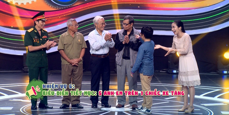 Bố và con trai nghệ sĩ Công Lý chiến thắng 130 triệu đồng ở gameshow - 2 Biểu diễn tiết mục trên sân khấu.