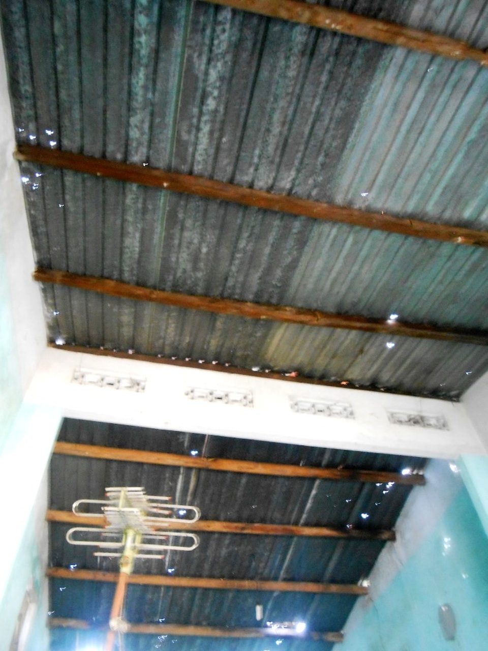 Xót xa cảnh mẹ già gồng gánh nuôi hai con bệnh tật - 8 Xót xa cảnh mẹ già gồng gánh nuôi hai con bệnh tật - 8