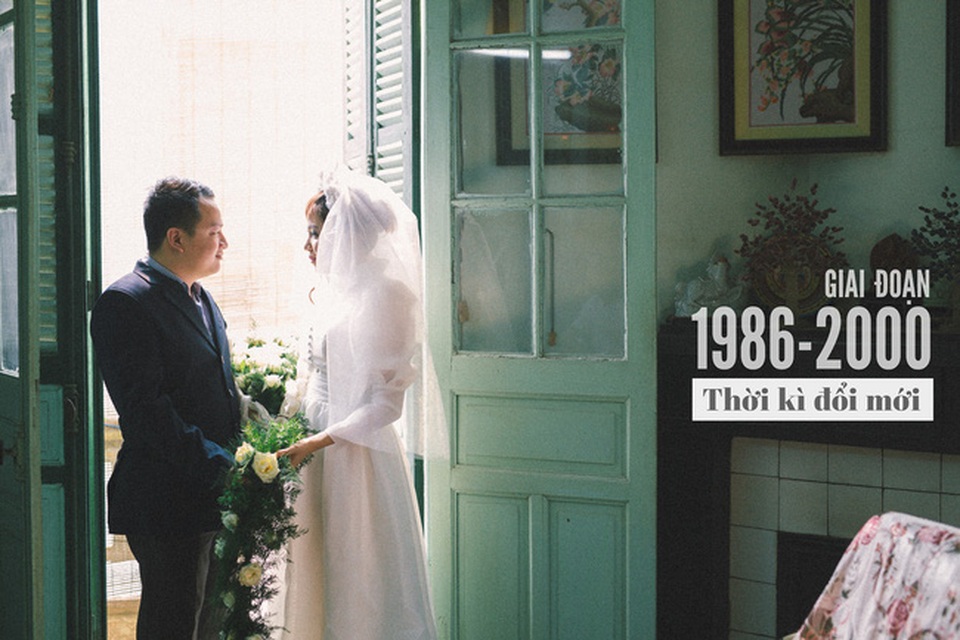 Thời kì đổi mới 1986 - 2000: Trang phục của cô dâu và chú rể đã được chăm chút nhiều hơn.