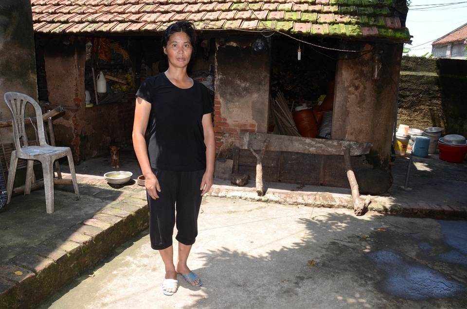 
Chị Lê Thị Thu mắc bệnh tâm thần từ nhỏ, bỗng dưng trở thành người chăm sóc cho cả đại gia đình
