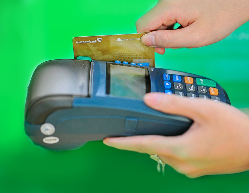 Vietcombank triển khai phối hợp thu ngân sách Nhà nước sử dụng máy POS - 1 Vietcombank triển khai phối hợp thu ngân sách Nhà nước sử dụng máy POS - 1