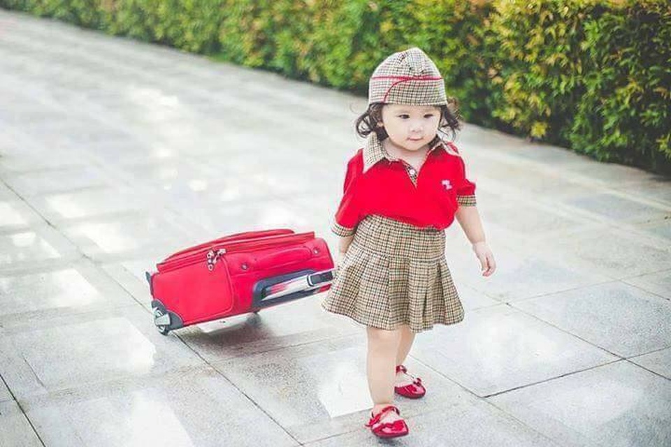 Hành khách nhí đáng yêu mùa trung thu Vietjet - 8 Tiếp viên nhí