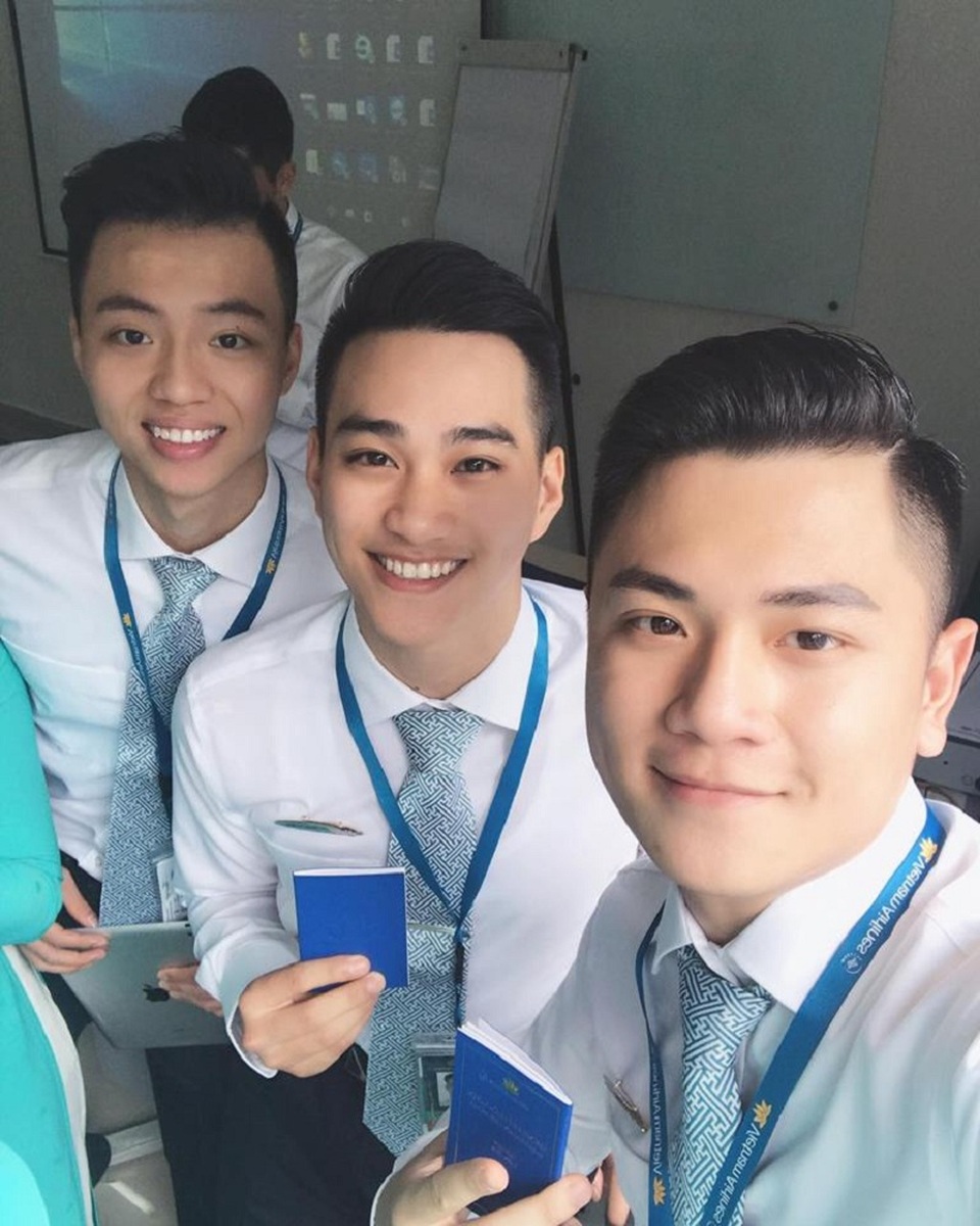 Mê mẩn với chuyến bay hội tụ cả dàn tiếp viên chuẩn “soái ca” - 6 Mê mẩn với chuyến bay hội tụ cả dàn tiếp viên chuẩn “soái ca” - 6