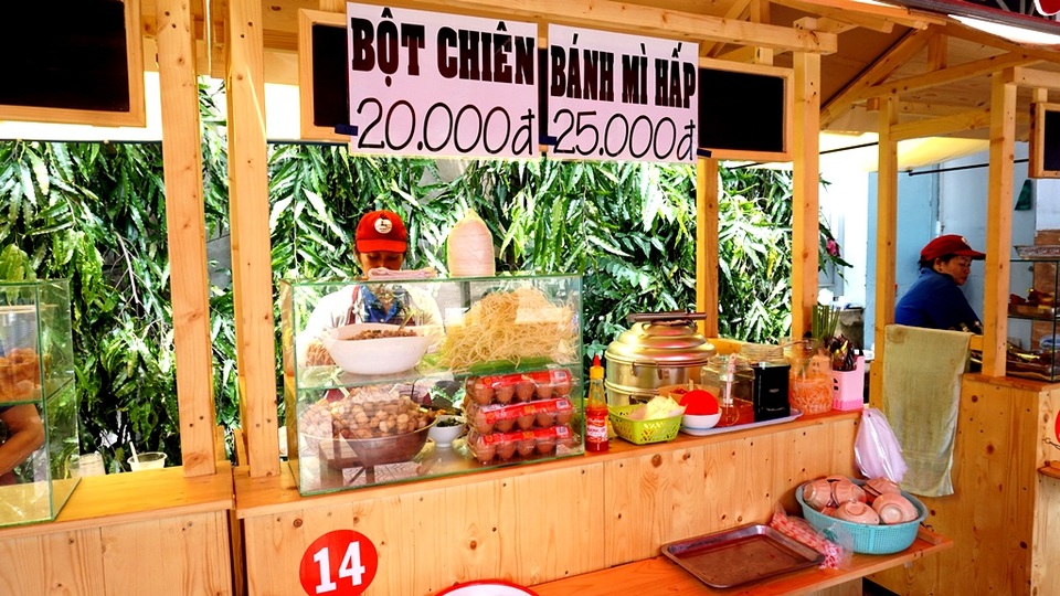 Sài Gòn: Buổi trưa, ăn gì ở phố ẩm thực Bách Tùng Diệp? - 8 Cần làm phong phú hơn thực đơn cũng như nâng tầm món ăn nhằm thu hút khách du lịch