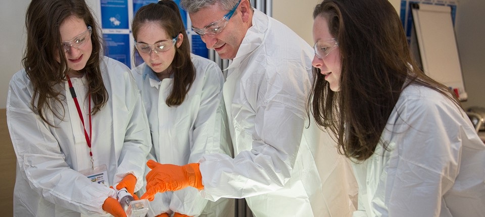 Đẩy mạnh sản phẩm - dịch vụ y dược chất lượng cao - 2 Đẩy mạnh sản phẩm - dịch vụ y dược chất lượng cao - 2