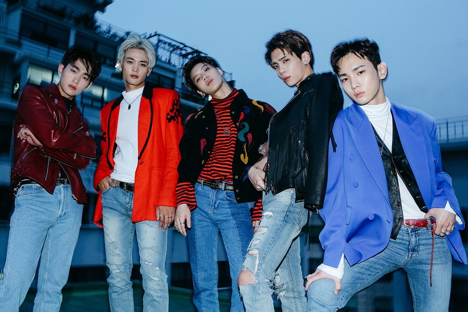 Sự khốc liệt của showbiz Hàn và những bi kịch như Kim Jong-hyun - 4 Nhóm Shinee