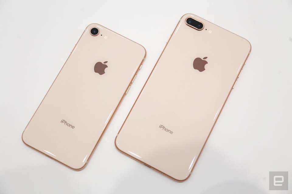 iPhone 8 "ế ẩm" trên toàn cầu, Việt Nam cũng không ngoại lệ? - 1 iPhone 8 và 8 Plus