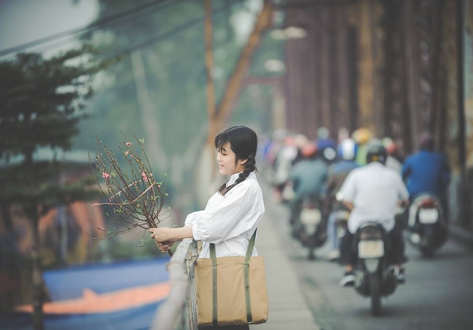 Bộ ảnh gợi nhớ một Hà Nội cổ kính và bình yên - 10 Một chút không khí xuân sang