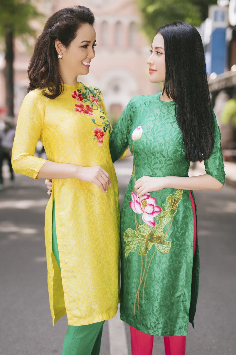Tình cũ Trấn Thành xuống phố cùng Mai Thu Huyền - 4 Diễn viên Mai Thu Huyền cũng có mặt cùng với Mai Hồ để thực hiện bộ ảnh Xuân