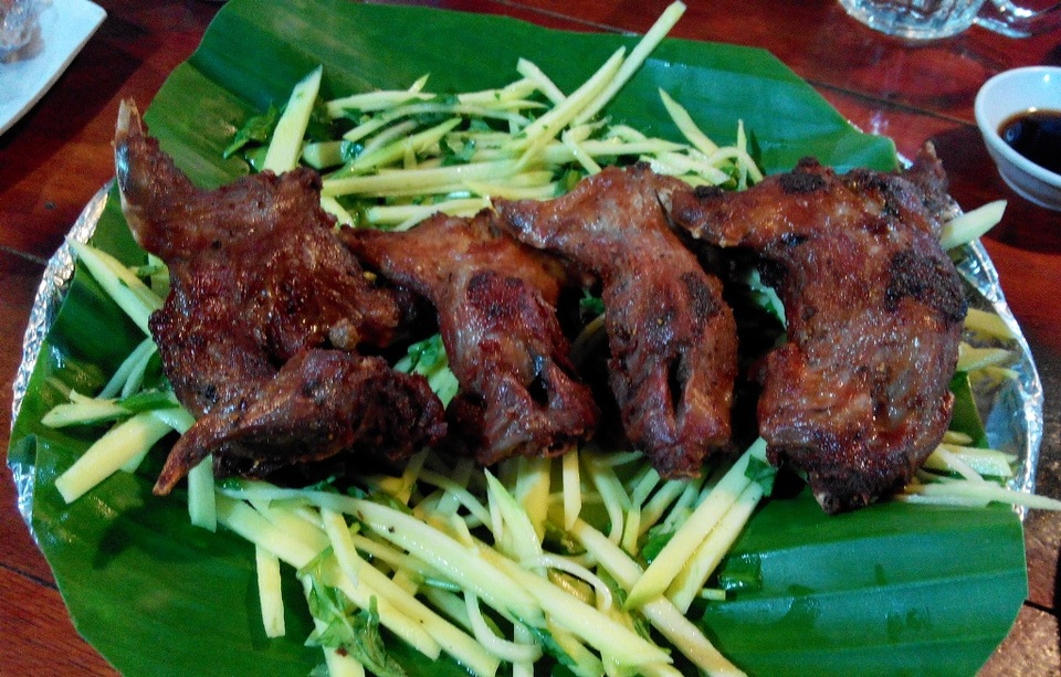 Về miền Tây đừng quên thưởng thức cá lóc đồng nướng rơm - 8 Chuột đồng nướng cũng là món ngon miền Tây