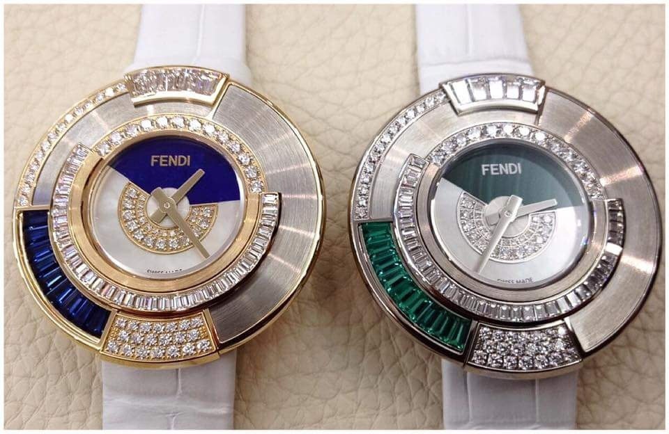 
Ngoài những phiên bản thông thường, Fendi còn cho ra đời phiên bản Policromia Limited Edition rất ít người có cơ hội chiêm ngưỡng tận mắt, chỉ 1 chiếc duy nhất trên toàn thế giới với giá trị lên tới 2.7 tỉ đồng.
