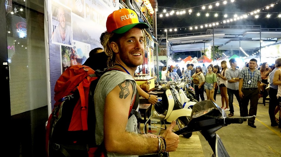 “Tôi yêu đất nước bạn, những người bạn đã cho tôi biết những giá trị đích thực của cuộc sống mà nếu không đi thì chưa chắc gì tôi đã biết”