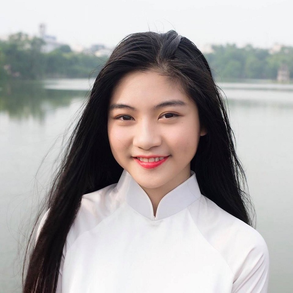 Khoảnh khắc nữ sinh Sài Gòn trong tà áo dài "đốn tim" dân mạng - 2 Khoảnh khắc nữ sinh Sài Gòn trong tà áo dài "đốn tim" dân mạng - 2
